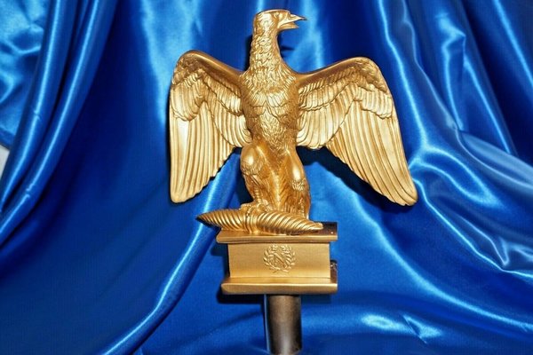 Napoleonic eagle resin with metal pole tipp, real size