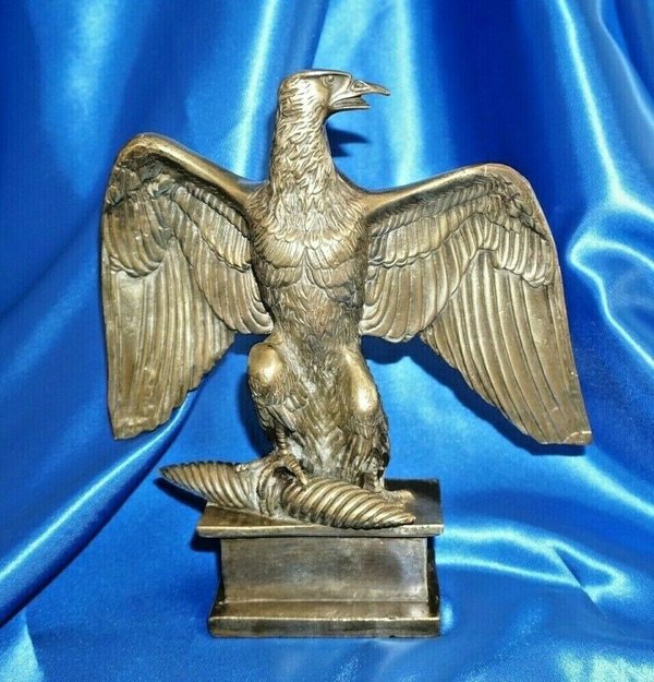 Aigle de drapeau en bronze grand modele